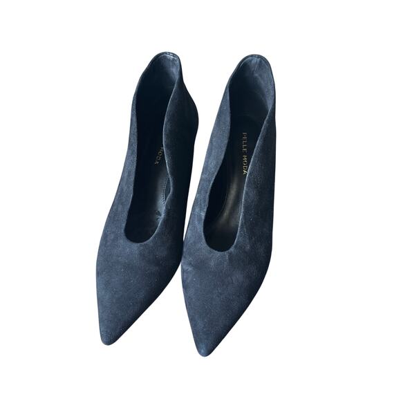 Pelle Moda Shoes - Pelle Moda Black Suede Low Heeled Winter Pump Sz 7.5